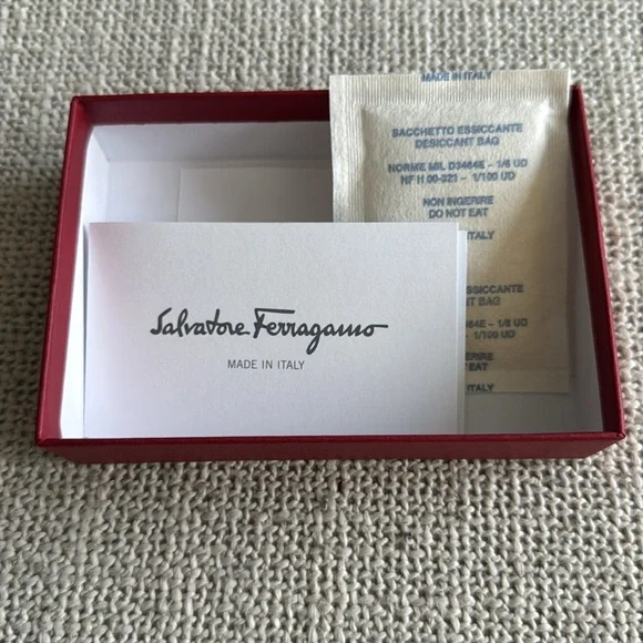 Salvatore Ferragamo Leather Card Holder - Picture 4 of 5